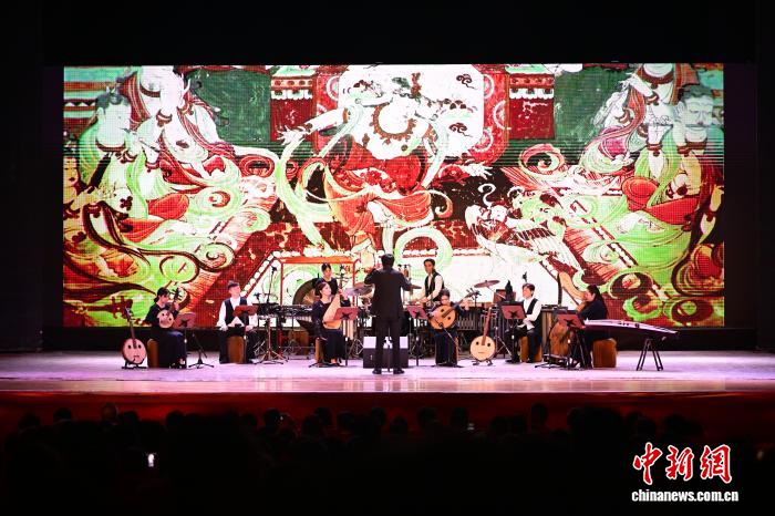深度解析：足球转会传闻 - 爱游戏