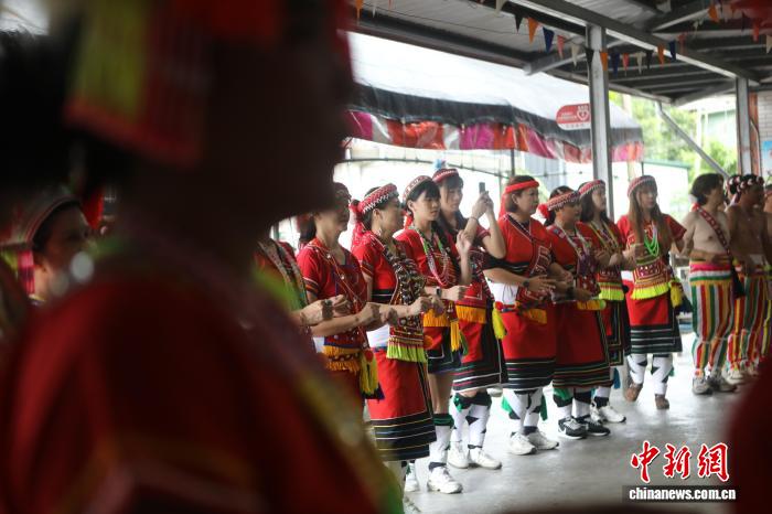 深度解析：足球转会传闻 - 爱游戏